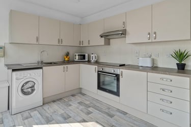 13 bed house, Queen Anne Terrace, North Hill, Plymouth, PL48EG - Image 3